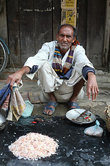 Image showing Man selling prawns, Kumrokhali, West Bengal, India