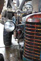 Image showing old tractor vehicle