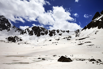 Image showing Snowy mountain at nice sun day