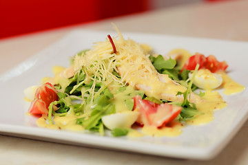 Image showing salad with eggs, tomatoes, chicken and cheese