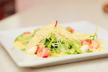 Image showing salad with eggs, tomatoes, chicken and cheese