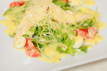 Image showing salad with eggs, tomatoes, chicken and cheese