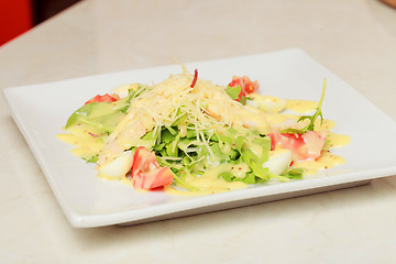 Image showing salad with eggs, tomatoes, chicken and cheese