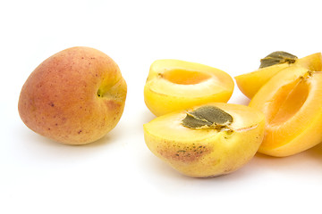 Image showing peaches