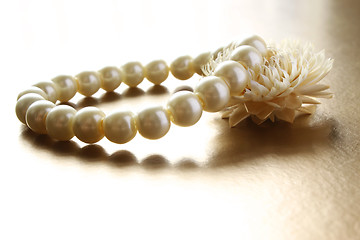 Image showing Pearl bracelet