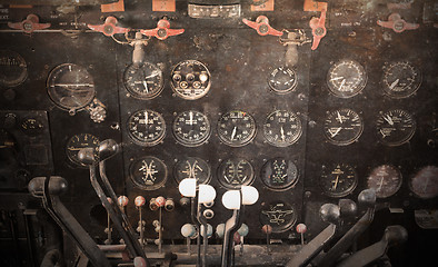 Image showing Center console and throttles in airplane