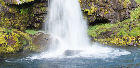 Image showing Kirkjufellsfoss waterfall near the Kirkjufell mountain