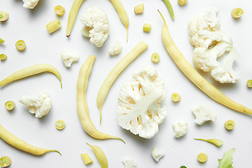 Image showing cauliflower and beans on white background