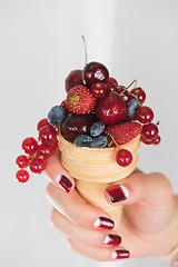 Image showing fresh berries in wafer