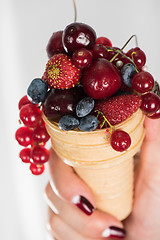 Image showing fresh berries in wafer