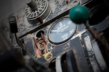 Image showing Center console and throttles in airplane