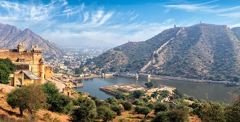 Image showing View of Amer (Amber) fort and Maota lake, Rajasthan, India