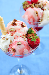 Image showing Strawberry ice cream sundae