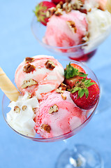 Image showing Strawberry ice cream sundae