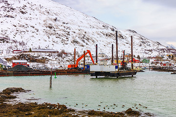 Image showing spectators to dredging