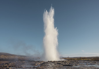 Image showing Erupting Geyser hot spring\r