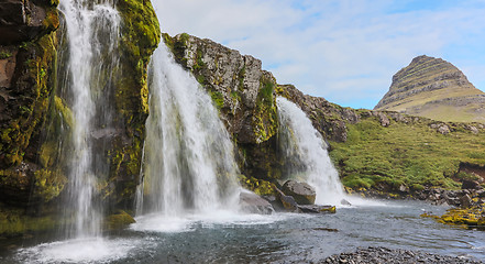 Image showing Kirkjufellsfoss waterfall near the Kirkjufell mountain