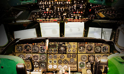 Image showing Center console and throttles in airplane