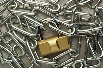 Image showing Chain and padlock