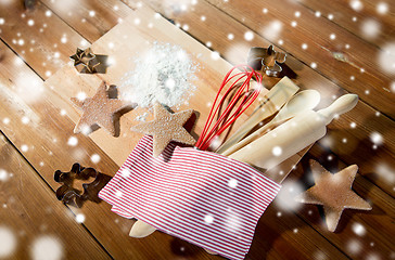 Image showing close up of gingerbread and baking kitchenware set