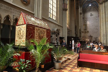 Image showing On Holy Saturday, people pray in front of God's tomb in the Zagreb Cathedral