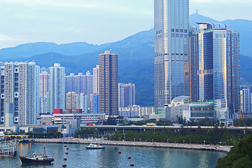 Image showing skylines of urban area at daytime