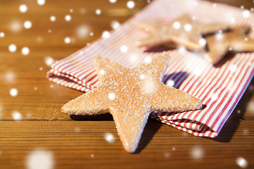 Image showing close up of gingerbread cookies and towel