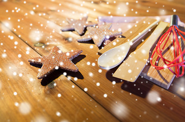 Image showing close up of gingerbread and baking kitchenware set