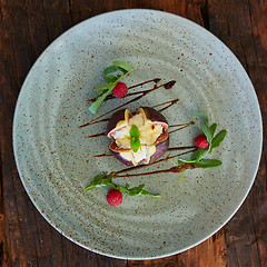 Image showing Fig, Goat cheese and rocket salad