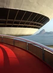 Image showing Oscar Niemeyer’s Niterói Contemporary Art Museum with Sugar Loaf, in Rio de Janeiro, Brazil