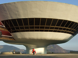 Image showing Oscar Niemeyer’s Niterói Contemporary Art Museum, in Rio de Janeiro, Brazil