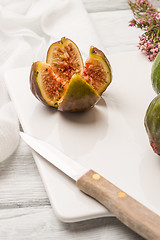 Image showing Figs and honey