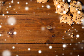 Image showing close up of oat cookies on wooden table