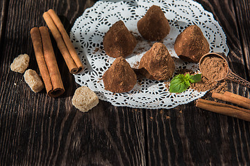 Image showing pyramid shape chocolate candies