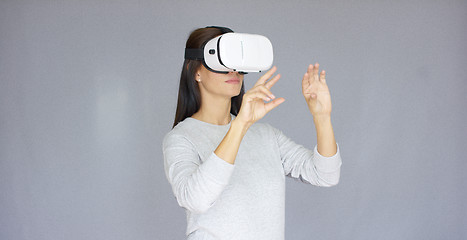 Image showing Woman with Virtual Reality 3D glasses