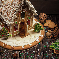 Image showing Homemade gingerbread house