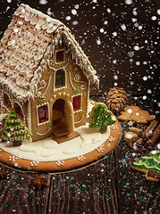 Image showing Homemade gingerbread house