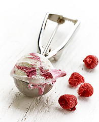 Image showing Vanilla and raspberry ice cream