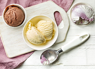 Image showing three bowls of various ice creams