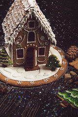 Image showing Homemade gingerbread house