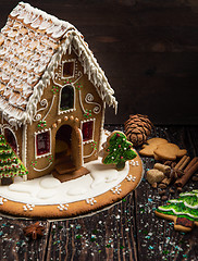 Image showing Homemade gingerbread house