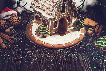 Image showing Homemade gingerbread house