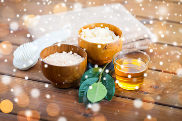 Image showing himalayan pink, honey, body scrub and bath towel