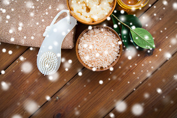 Image showing himalayan salt with brush and towel