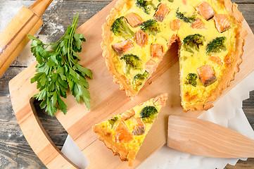 Image showing delicious pie with salmon and broccoli
