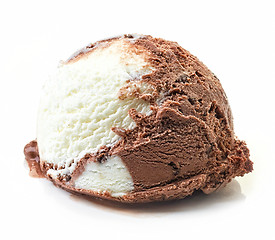 Image showing vanilla and chocolate ice cream ball