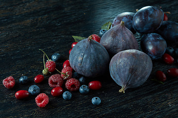 Image showing Fresh figs of different varieties berries