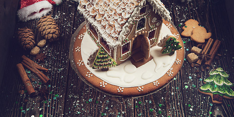 Image showing Homemade gingerbread house