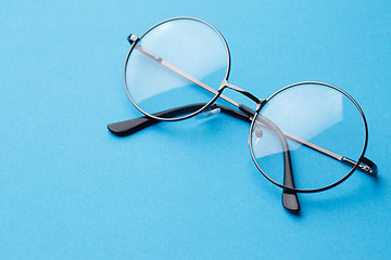 Image showing Round glasses with transparent lenses