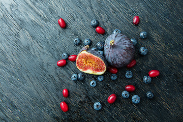 Image showing Fresh figs and blueberries